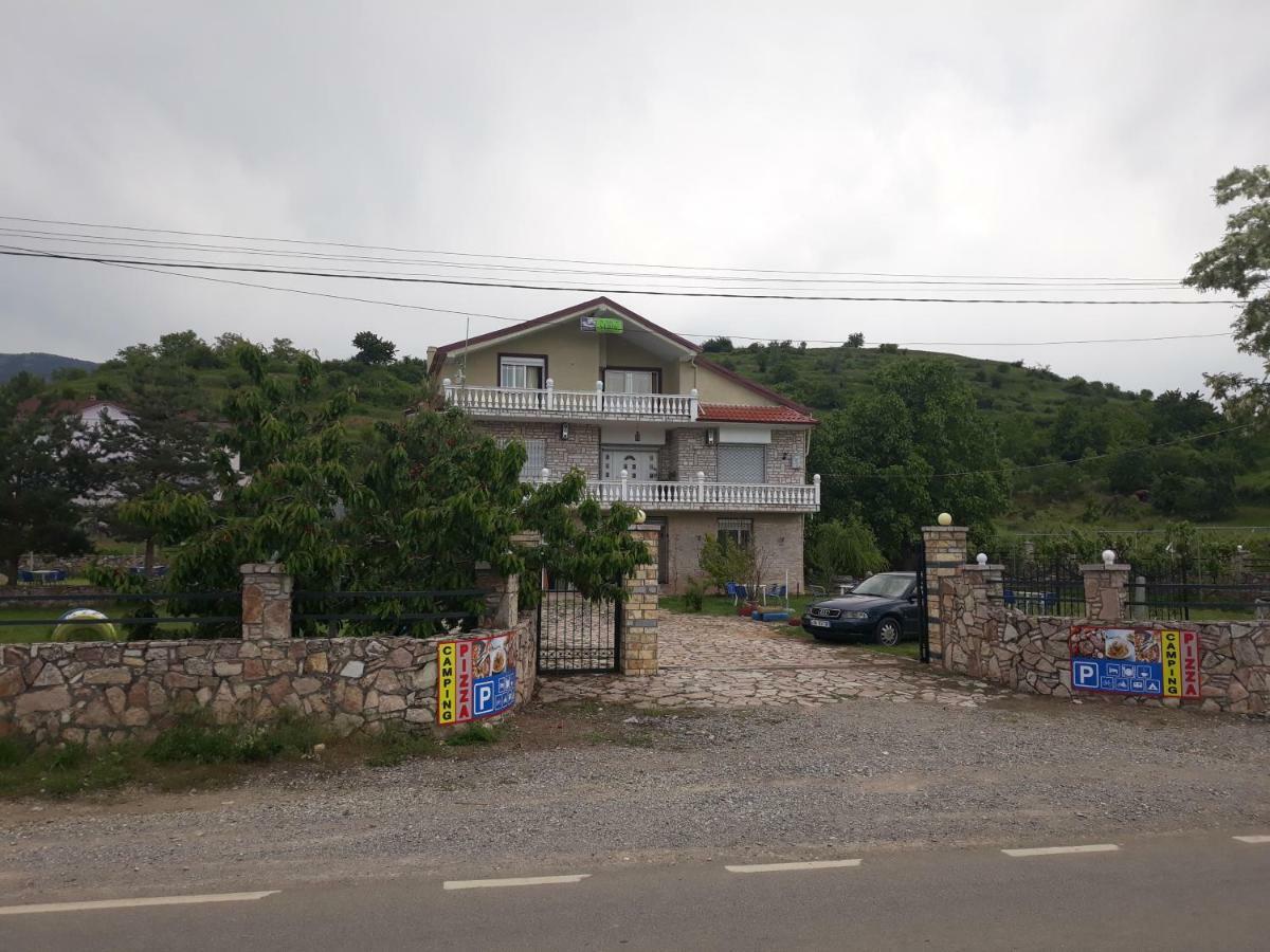 Vila Verd Korce Hotel Buitenkant foto