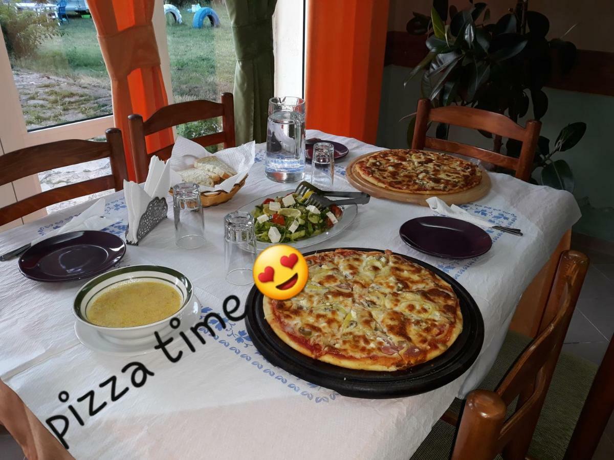Vila Verd Korce Hotel Buitenkant foto
