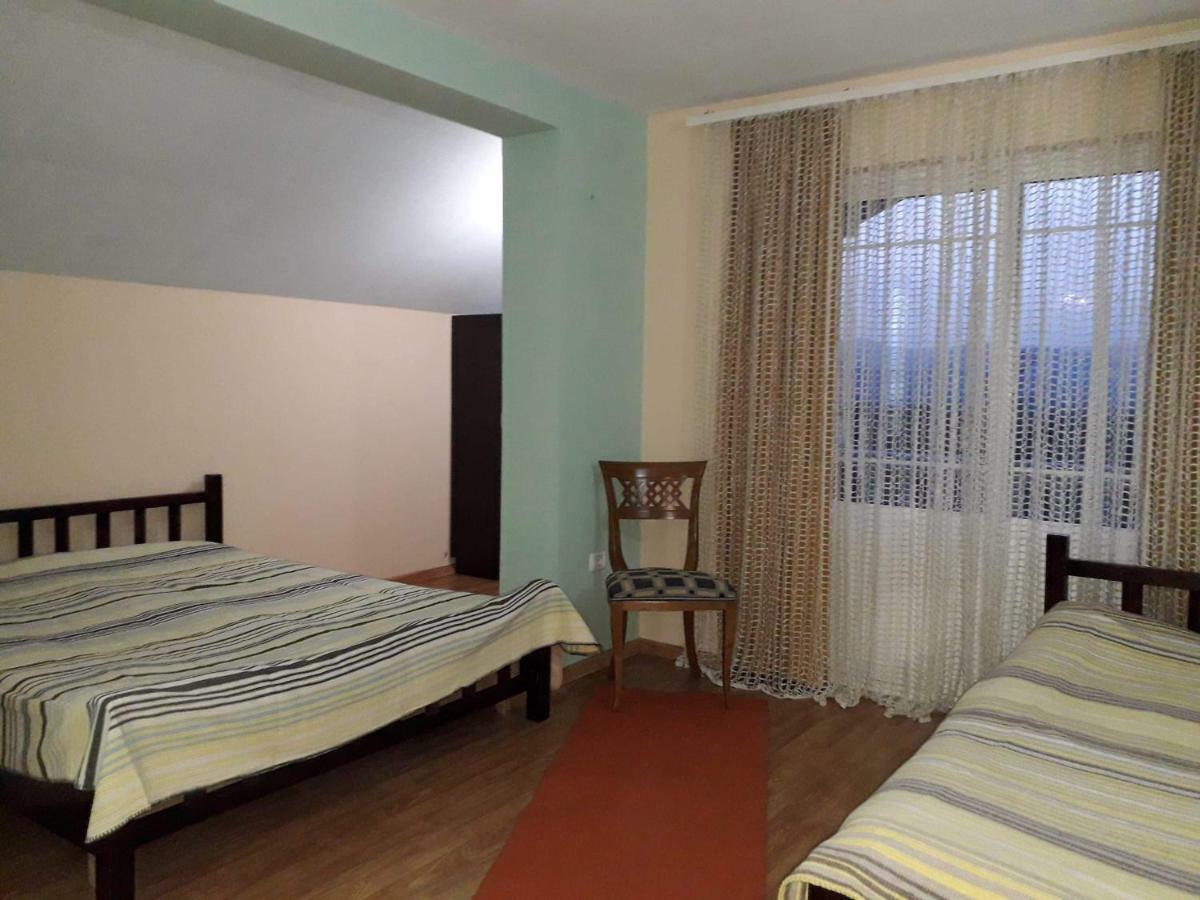 Vila Verd Korce Hotel Buitenkant foto