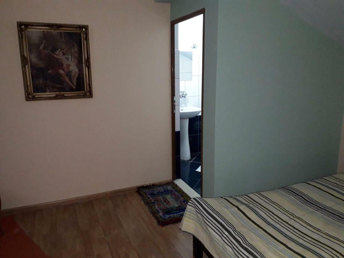 Vila Verd Korce Hotel Buitenkant foto